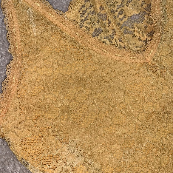 Yellow lace open back body suit - Picture 3 of 3